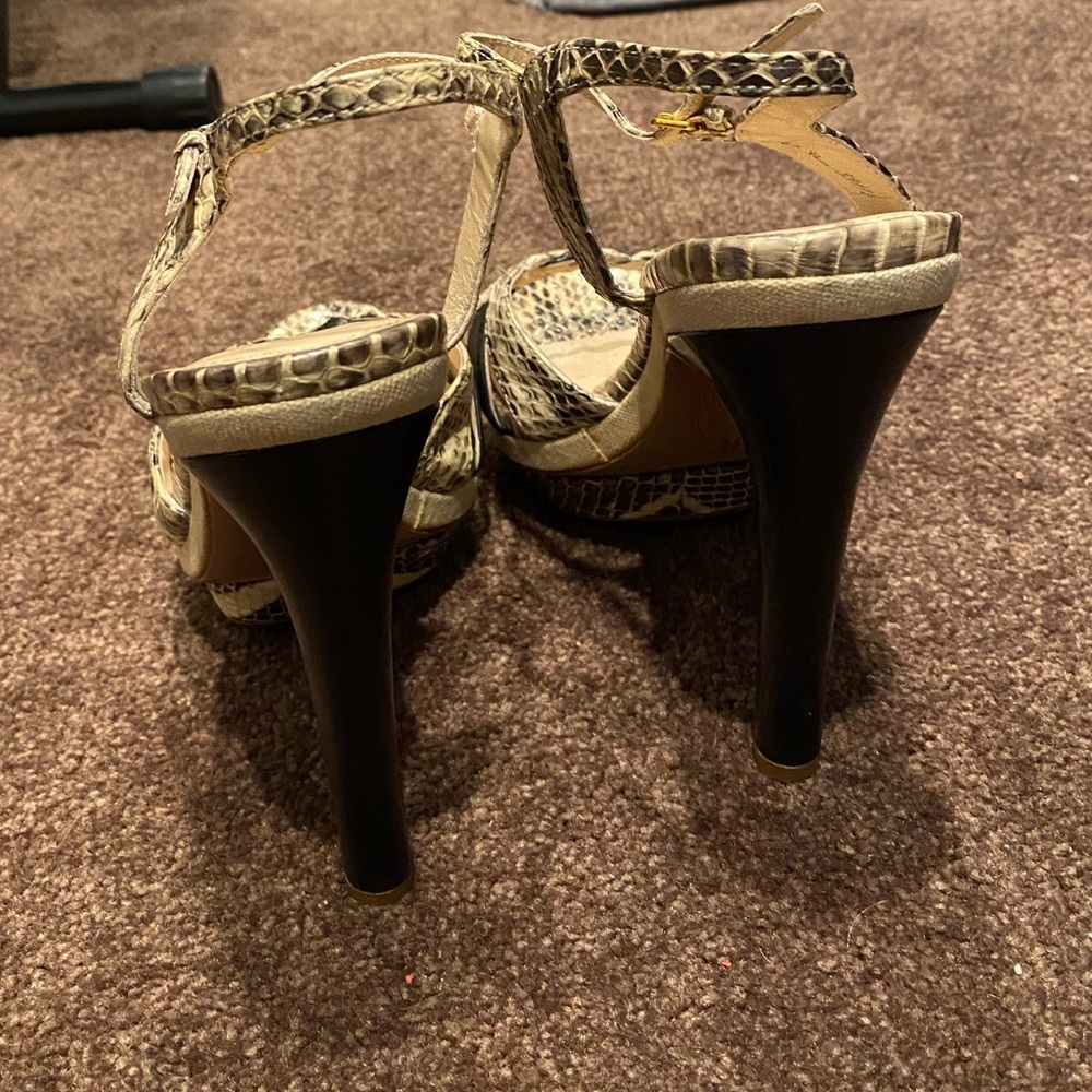 Heels - Picture 5 of 5